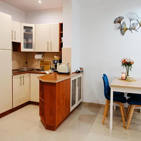 Apartment In Uk Cin Near Baltic Sea, Cleaning Included شقة *